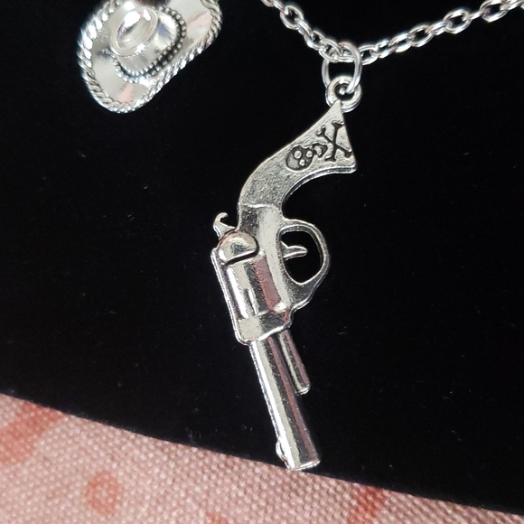 Cowgirl Necklace. Western Pistol Cowgirl Boots Cowgirl Hat Vaquero Vaquera Horse - Picture 14 of 17